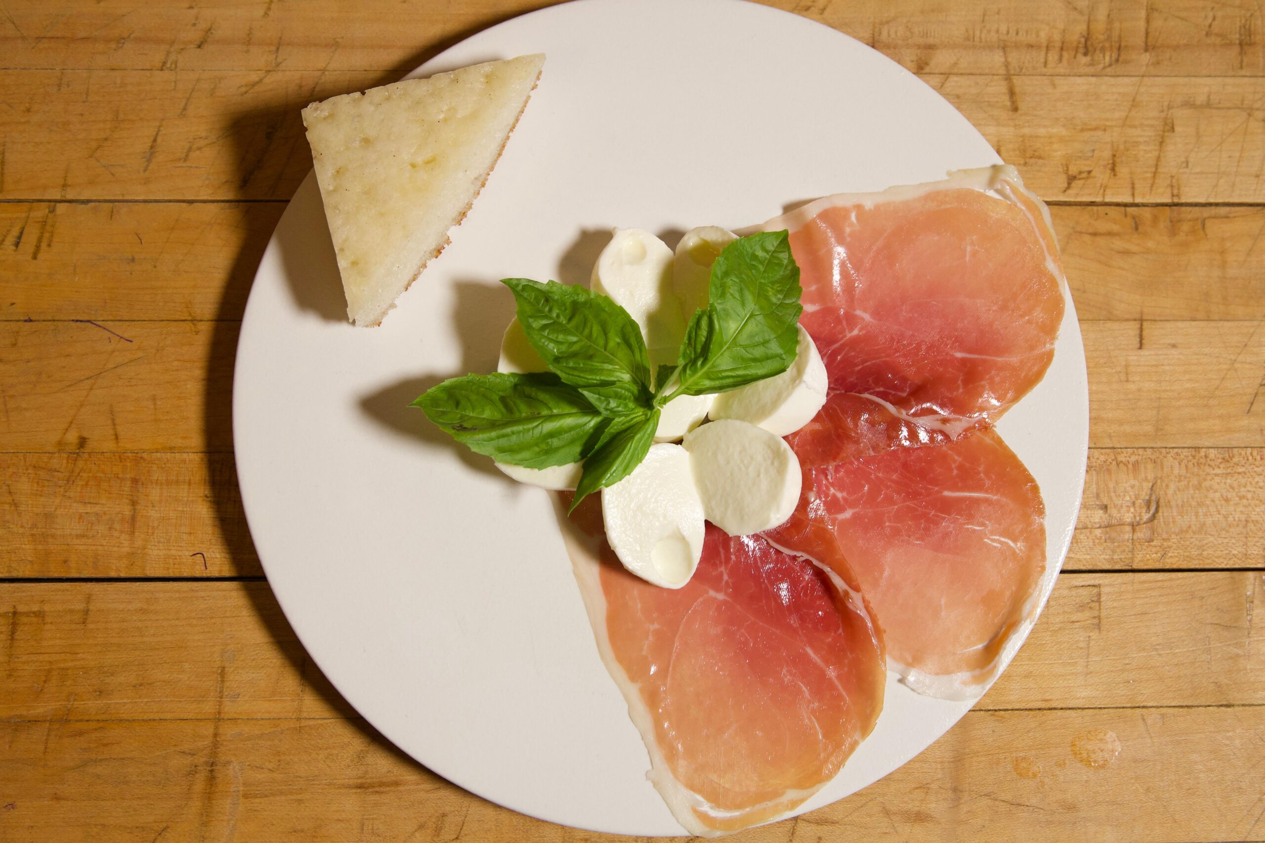 Mozzarella Prosciutto 1 1 scaled